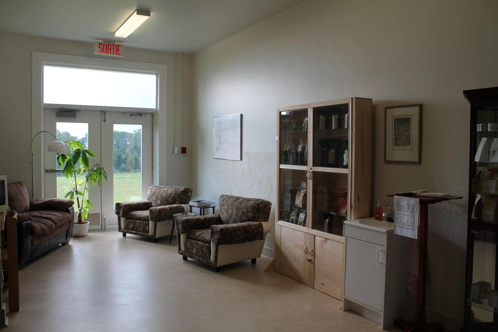 Auberge La Petite Ecole De Forillon Gaspé Zewnętrze zdjęcie