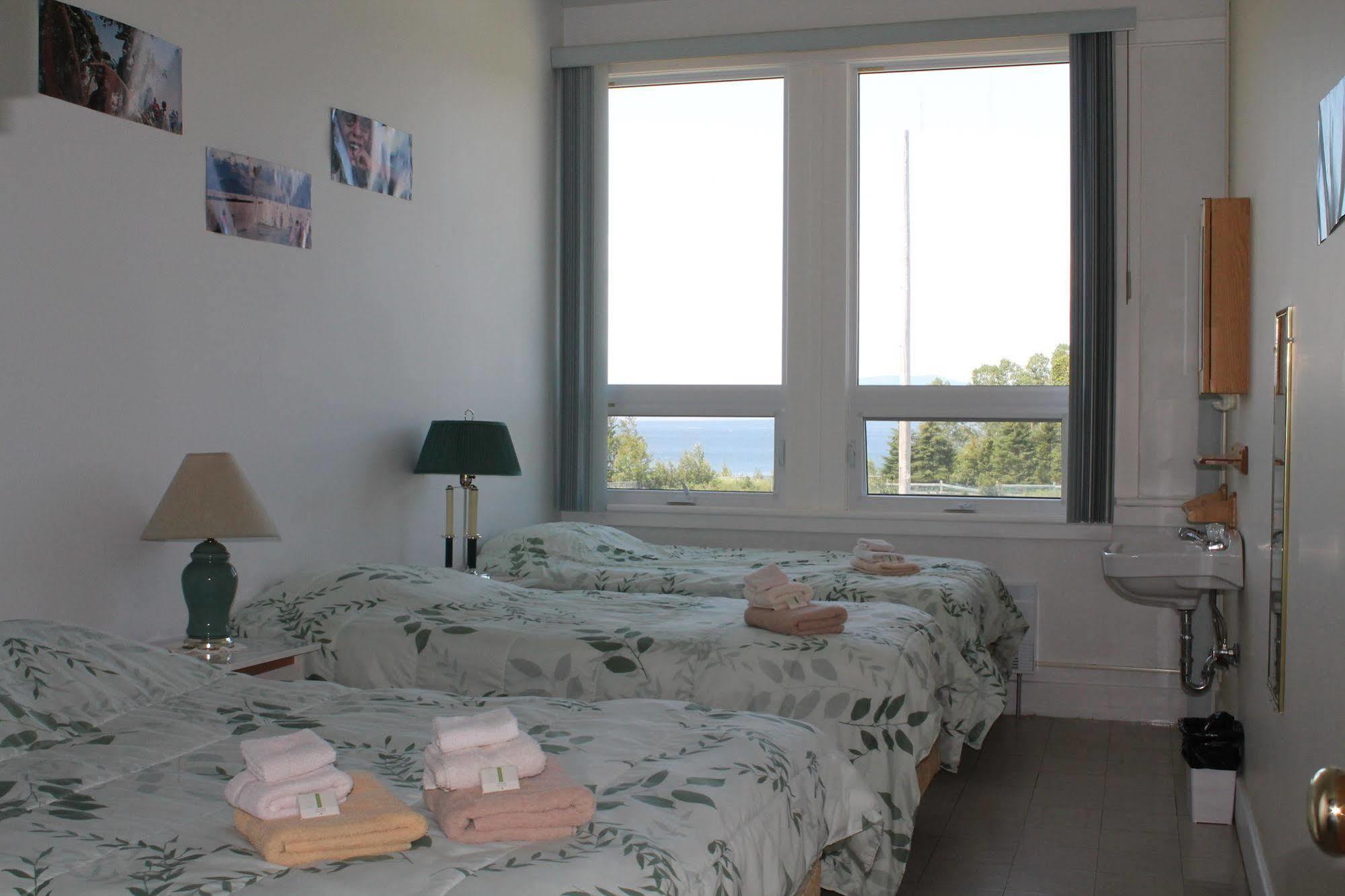 Auberge La Petite Ecole De Forillon Gaspé Zewnętrze zdjęcie